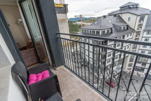 Izdajem apartman na Zlatiboru za odmor(Gondola, Centar)