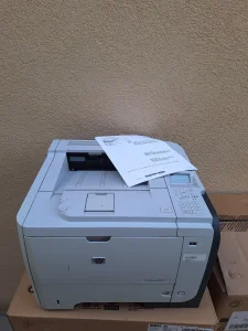 Hitno! HP LaserJet P3015 Laserski Crno beli Štampač BR1