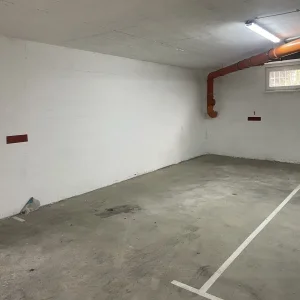 Petrovaradin, parking mesto, 17m2