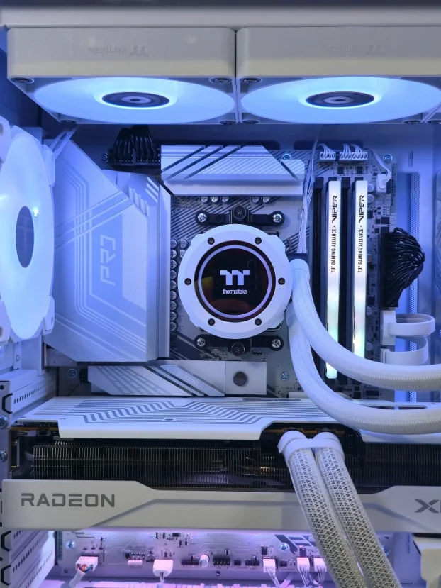 Ryzen 7 7800X3D RX 9070 X870 32GB 1TB - SM079PC