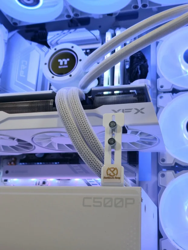 Ryzen 7 7800X3D RX 9070 X870 32GB 1TB - SM079PC