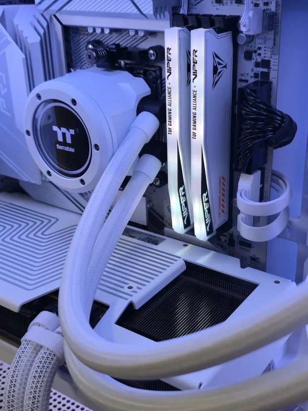 Ryzen 7 7800X3D RX 9070 X870 32GB 1TB - SM079PC