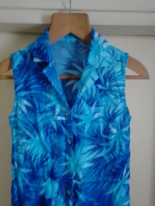 Atraktivna, tirkizno/cvetna tunika-bez rukava-viskoza-M