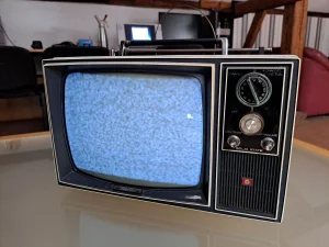 Portabl CB TV HITACHI TWA-63