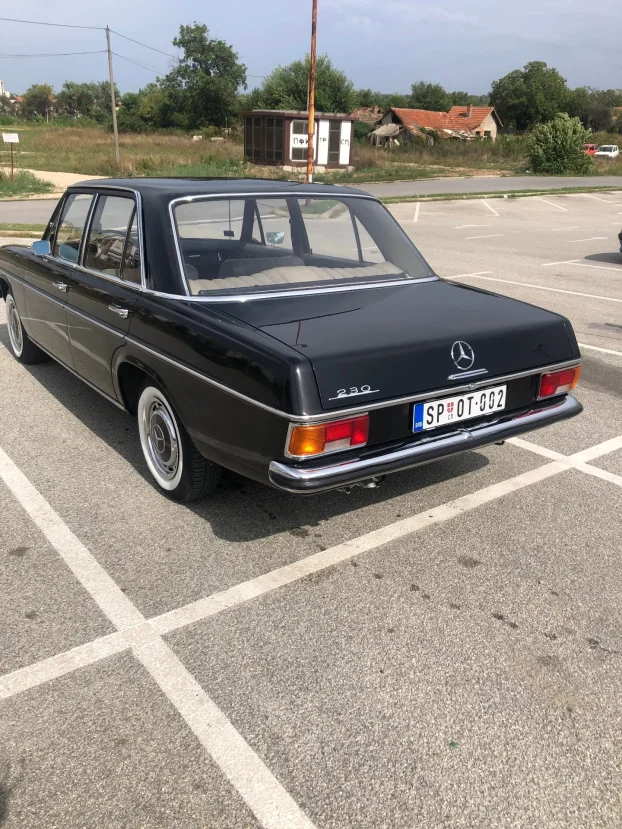 Mercedes-Benz W114 230.6