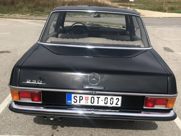 Mercedes-Benz W114 230.6