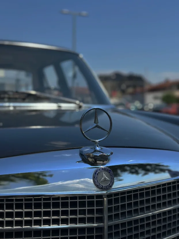 Mercedes-Benz W114 230.6