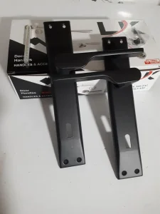 Kvaka za drvena vrata Mister JOP - black lux