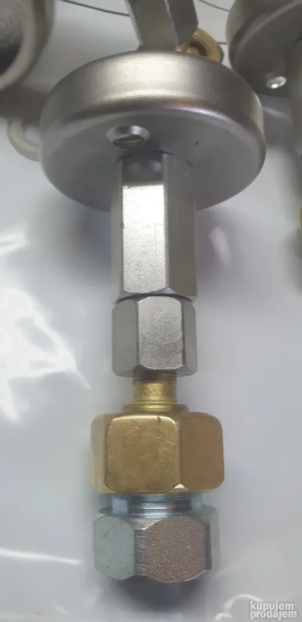 Adapter-pečurka za punjenje plinskih boca