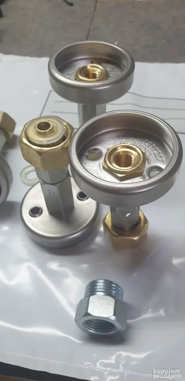 Adapter-pečurka za punjenje plinskih boca