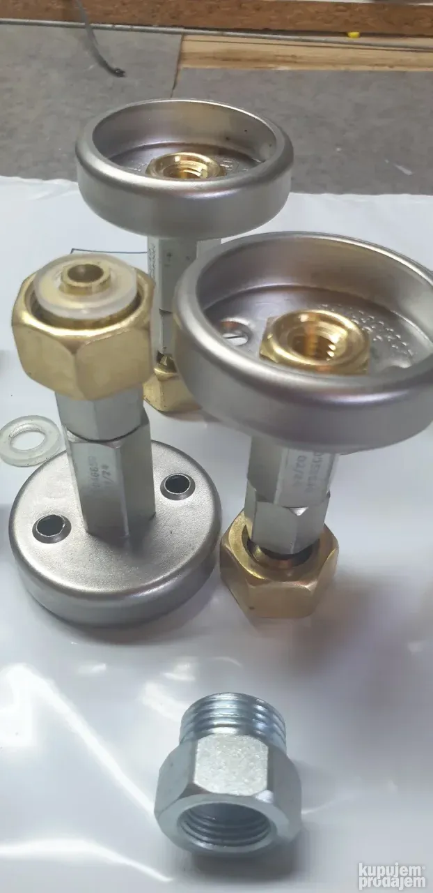 Adapter-pečurka za punjenje plinskih boca