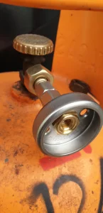 Adapter-pečurka za punjenje plinskih boca