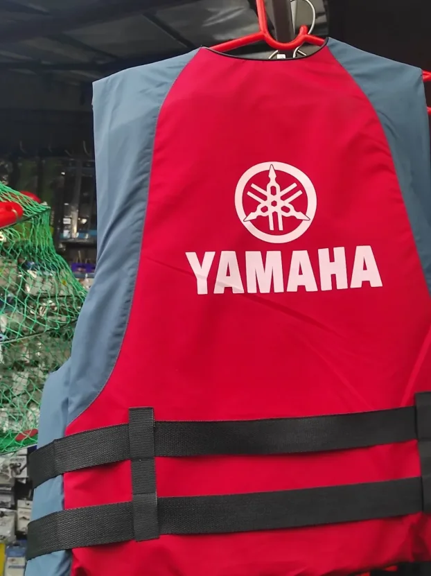 YAMAHA spasilacki prsluke