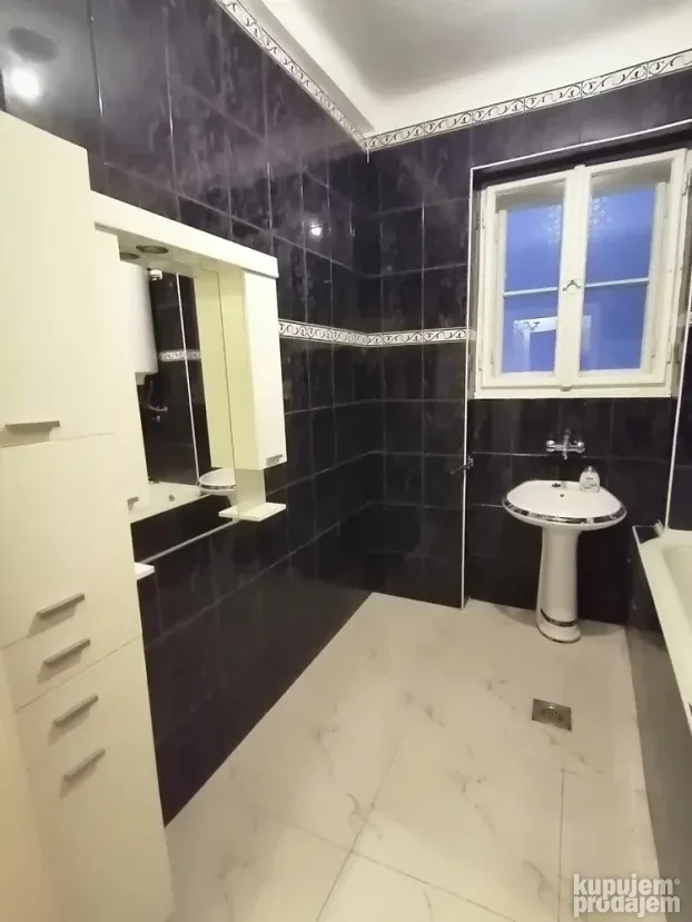 Petosoban stan 127m2 strogi centar,za IT, kancelarije..
