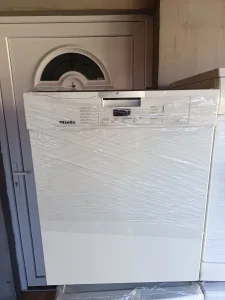mašina za suđe Miele 12 kom.