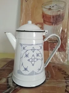 Emajlirani cajnik