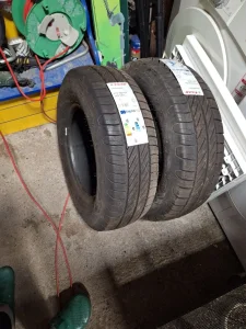 Gume 215-70-15c dve letnje