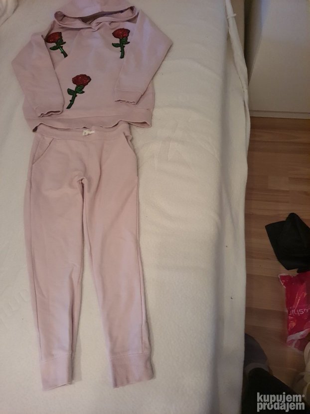 original zara trenerka vel. 10/140. cm.