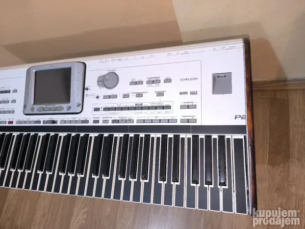 Korg pa2 skracena  karaoke ,ritmovi boje bas i kontre