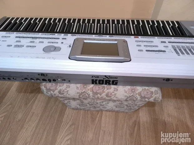 Korg pa2 skracena  karaoke ,ritmovi boje bas i kontre