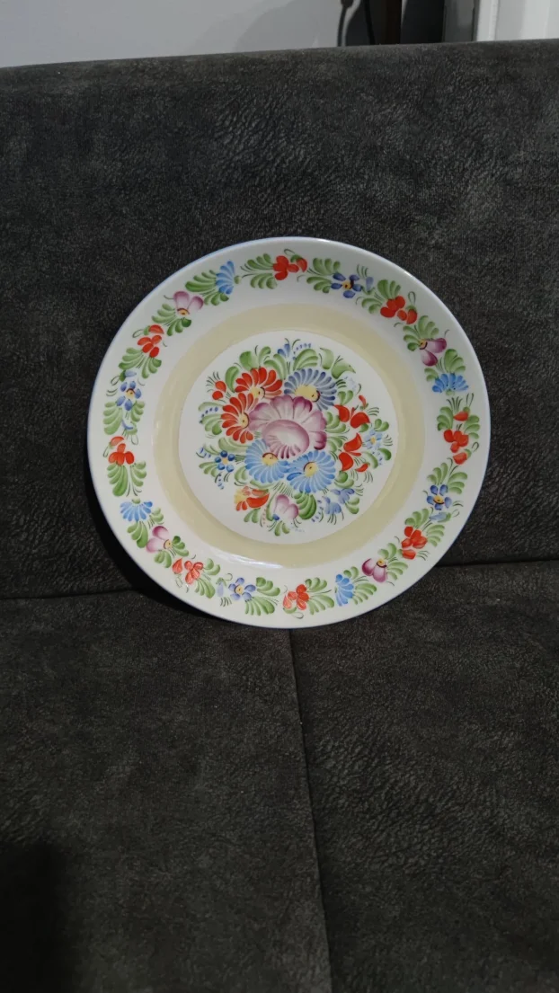 Ukrasni  tanjir ,precnika 24cm
