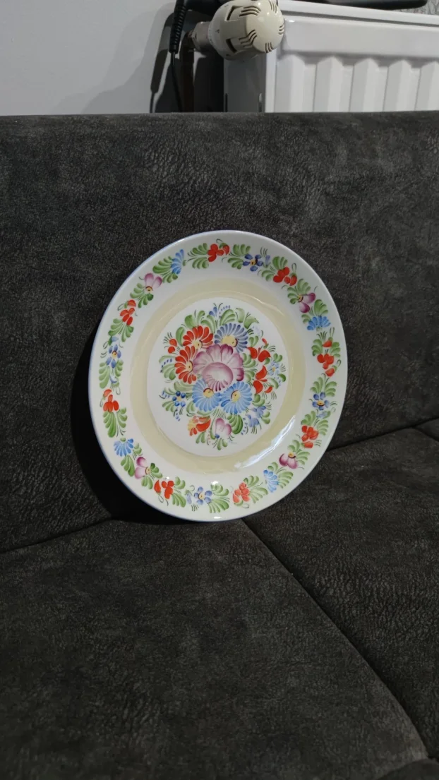 Ukrasni  tanjir ,precnika 24cm