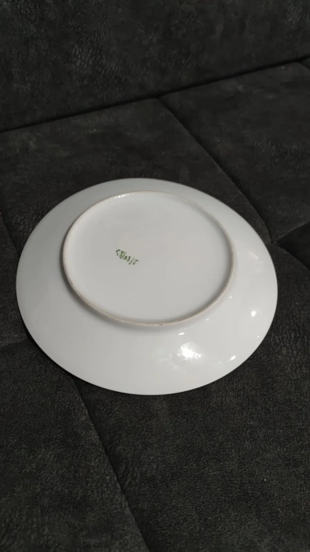 Ukrasni  tanjir ,precnika 24cm