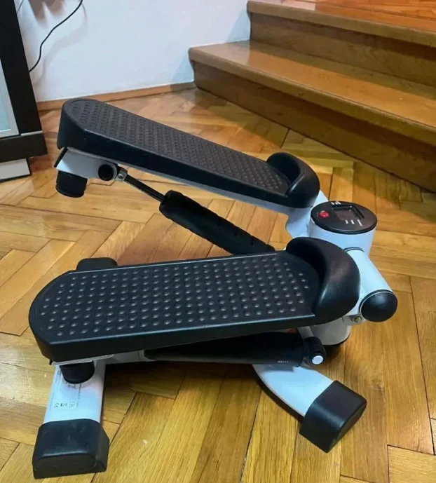 Dva u jedan stepen za trening mišića