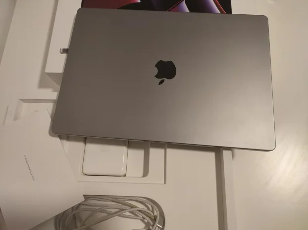 MacBook Pro M2 16" 2023 16GB / 1TB TOP PERFEKTAN