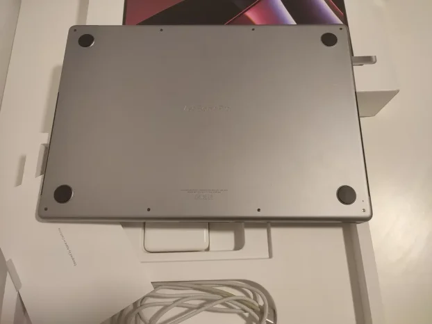MacBook Pro M2 16" 2023 16GB / 1TB TOP PERFEKTAN