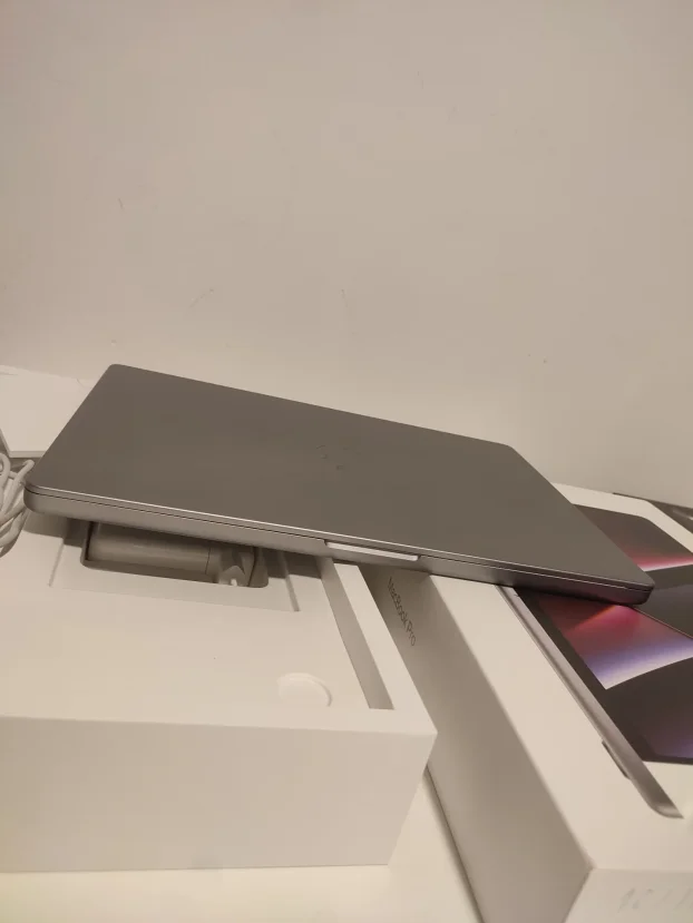 MacBook Pro M2 16" 2023 16GB / 1TB TOP PERFEKTAN
