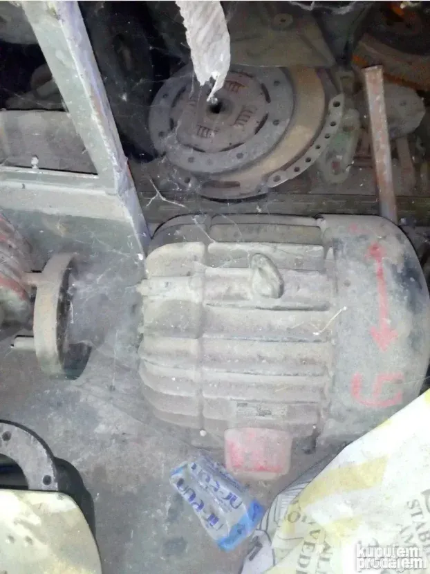 Teretni lift