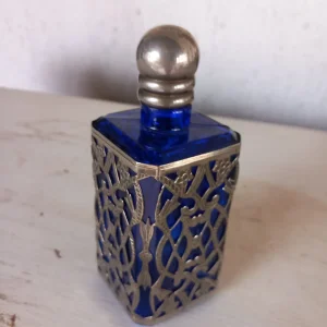 Mirisnica staklo okovano