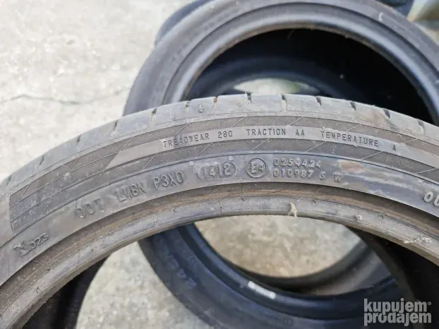 Dve dobre letnje gume 18 ice CONTINENTAL 245 40 18 sa 5.5mm