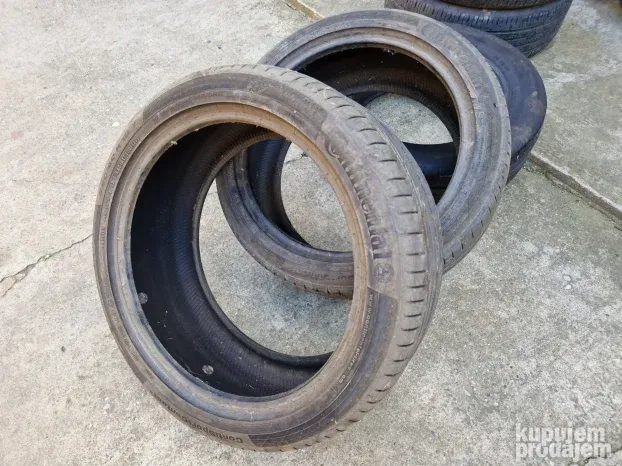 Dve dobre letnje gume 18 ice CONTINENTAL 245 40 18 sa 5.5mm