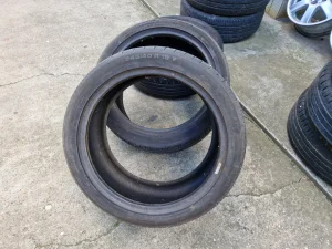 Dve dobre letnje gume 18 ice CONTINENTAL 245 40 18 sa 5.5mm