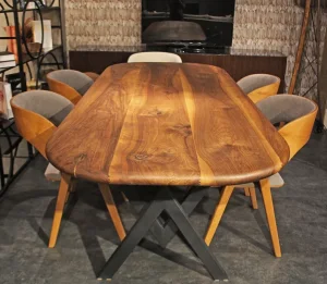 Trpezarijski sto - pareni orah