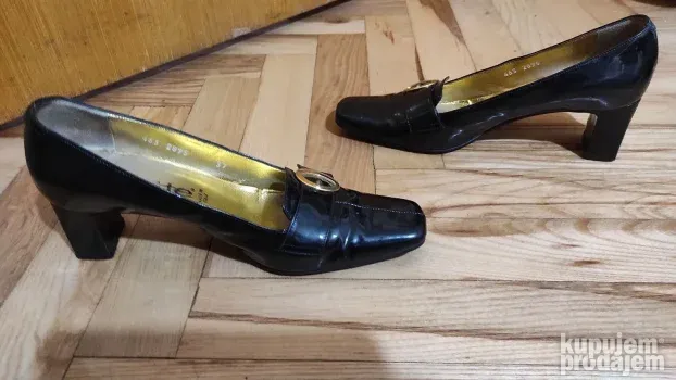 Ženske kožne cipele na štiklu br.38