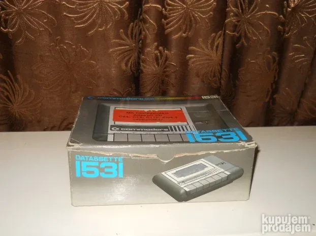 Kasetofon Commodore 16/plus