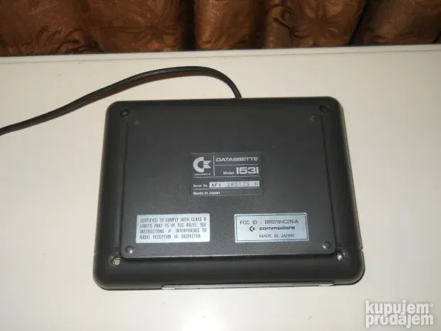 Kasetofon Commodore 16/plus