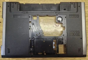 Donje kuciste Dell Vostro 3700 Kuciste maticne ploce