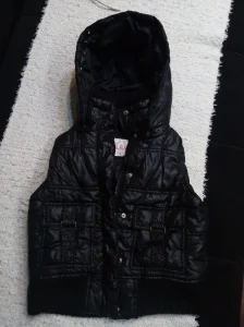 Kolza kratak prsluk S kao nov