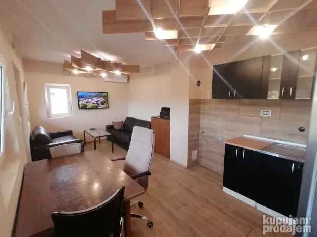 Sremska Kamenica, 4.0 četvorosobna, 92 m²