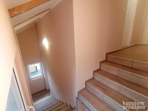 Sremska Kamenica, 4.0 četvorosobna, 92 m²