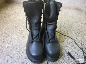 čizme br 43