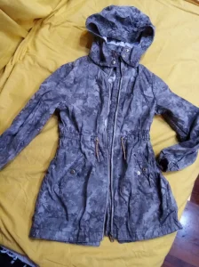 H&M prolecna jakna 9-10 god