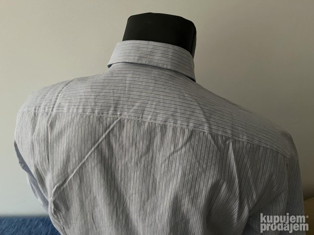 Muska kosulja (M) dezen plavo-belih sitnih prugica HUGO BOSS