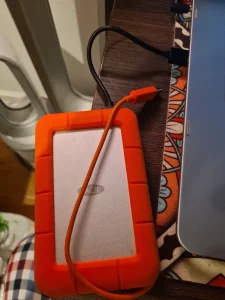 LaCie Rugged thunderbolt eksterni SSD disk 1Tb narandžasti