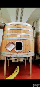 Drveni fermentor za vino, vinifikator