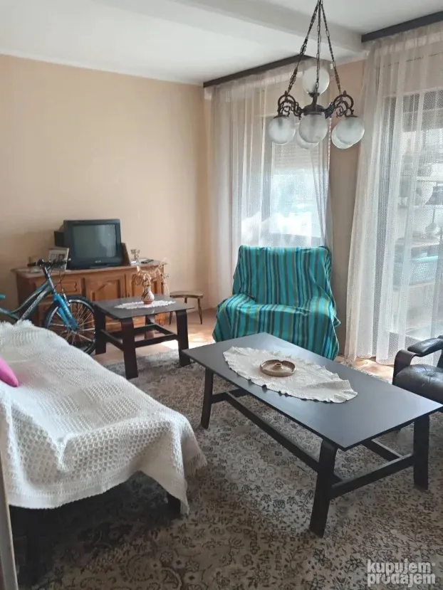 Aerodrom, 4.0, 85 m²